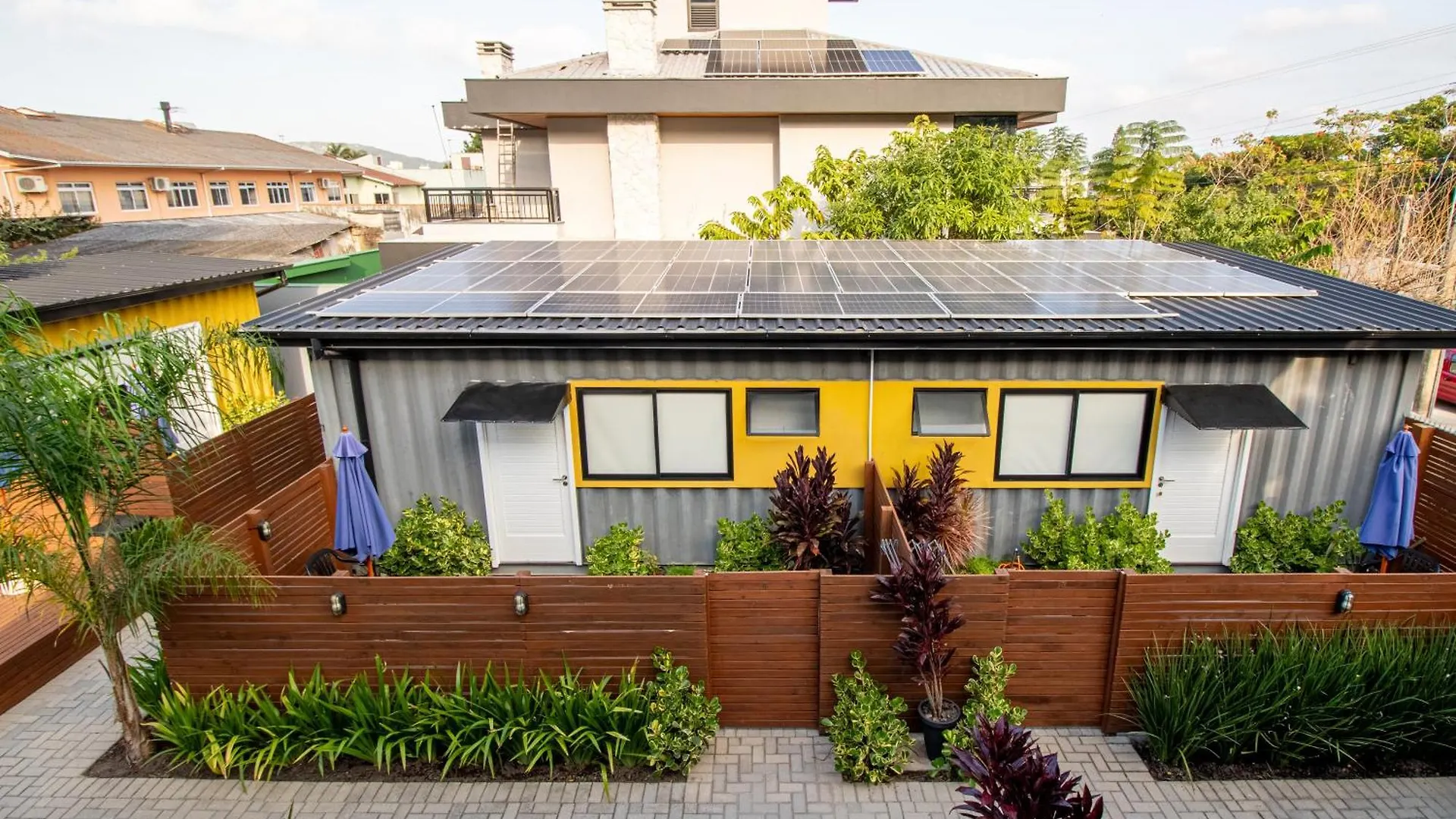 Ac-Bbq-1000Mbps-Casa Container-Cozinha Completa Apartman Florianópolis